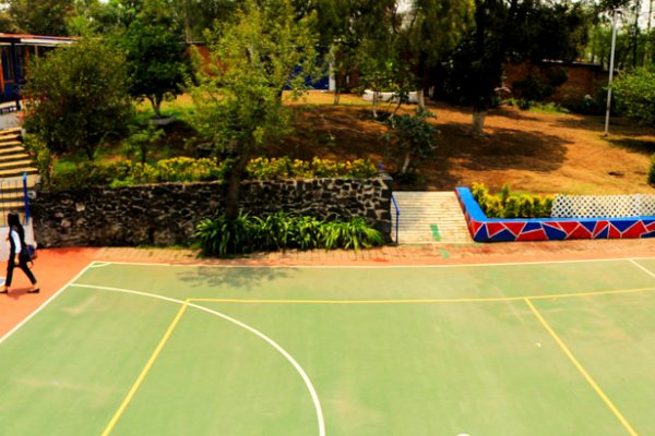 jardín Cancha Colegio Carlo Tancredi Director